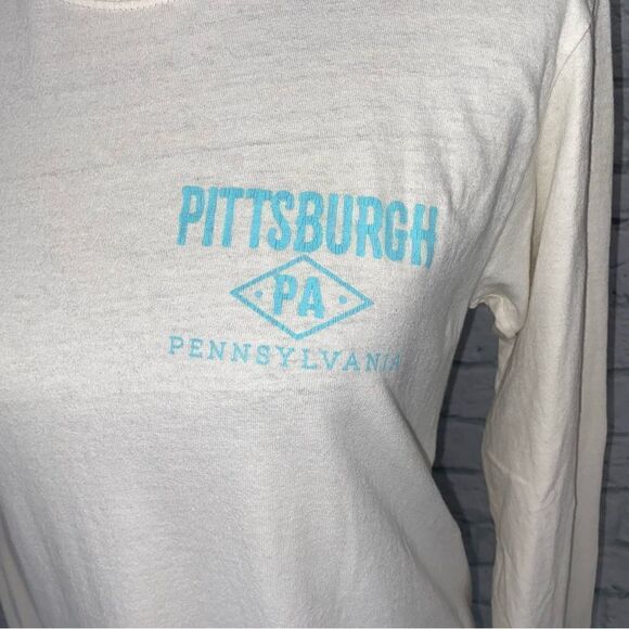 Gildan Pittsburgh Pa Longsleeve Crewneck off white 
t-shirt women size small - Picture 4 of 11